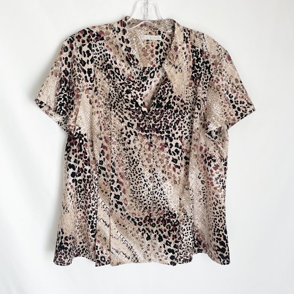 🟢Dana Buchman Animal Print Blouse Size L